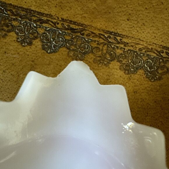 Indiana Glass Company White Glass Diamond Point Square Pink Ruffle Candy Dish - Picture 4 of 6